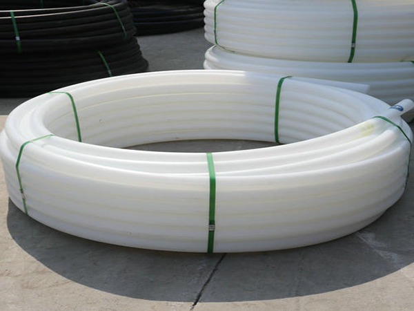 PE塑料管應(yīng)該怎樣增白？